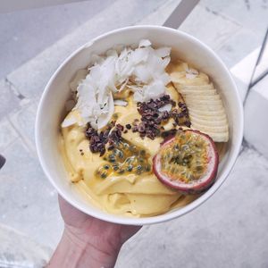 Mango bowl at Love Juice Bar in Paris