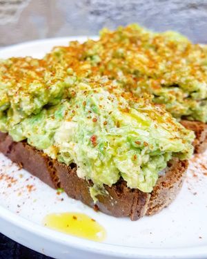 Avocado toast (gluten-free) at Love Juice Bar in Paris