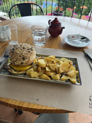 Chips and burger  at El Manglar in Oviedo