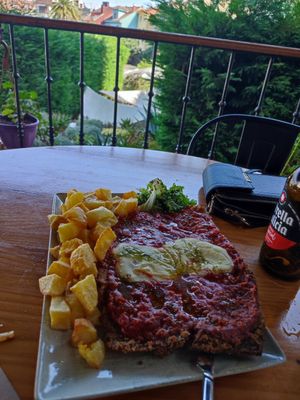 Cachopo premio at El Manglar in Oviedo