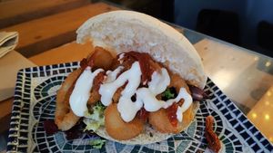 Pita mediterránea at El Manglar in Oviedo