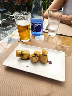 Saquitos de verduras at El Manglar in Oviedo