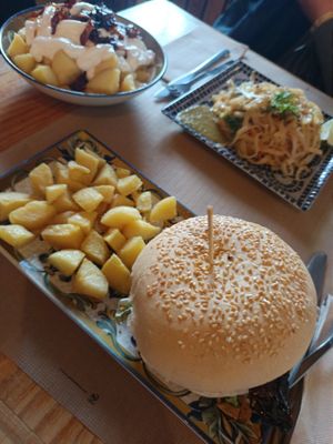 Estaba todo buenísimo! Con ganas de ir en verano y probar la terraza at El Manglar in Oviedo