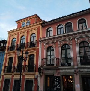  at El Manglar in Oviedo