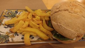  at El Manglar in Oviedo