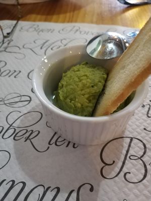 Paté de guisantes con albahaca at El Manglar in Oviedo