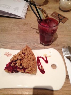 raspberry crumble at Le Pain Quotidien in Leuven