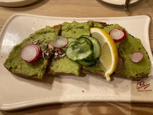 Avocado toast at Le Pain Quotidien in Leuven