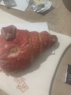 Vegan croissant!!! They have those now at Le Pain (Ps: butter is not mine and not vegan!) at Le Pain Quotidien in Mechelen