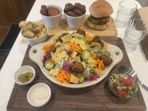 Mexican Style Power salad, a burger, and all the sides!  at Fluunt KOFU in Kofu