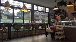 Counter, window view at Coco Mango in Koh Chang