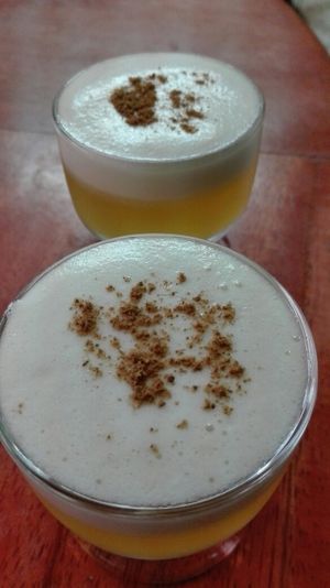 Pisco sour vegano at Vida Vegan Bistro in Cusco