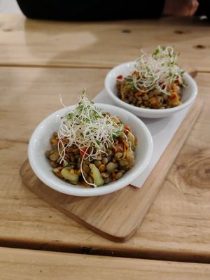 Free lentil salads at Vida Vegan Bistro in Cusco