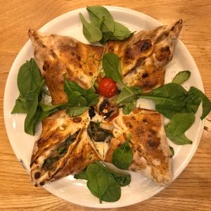 vegan star pizza at Naar RestoBar in St Julians