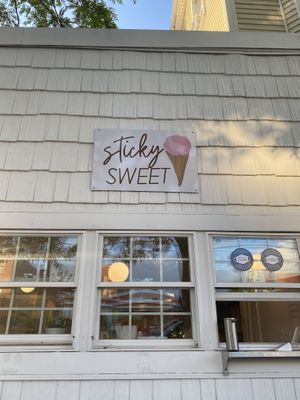 Signage 2021 at Sticky Sweet in Portland
