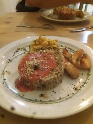 rice with seaweed with strawberry ketchup, tofu quiche and raddish at Beganbai in Vitoria Gasteiz