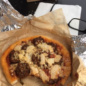 Italian sausage pizza! excellent!!  at Lento Market in Los Angeles