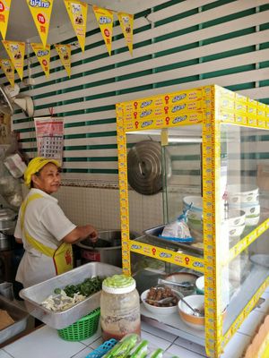 Very friendly and caring owner at Ranahat Je Vegan Restaurant in Ayutthaya