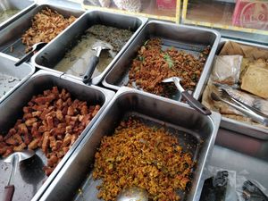 Buffet selection at Ranahat Je Vegan Restaurant in Ayutthaya