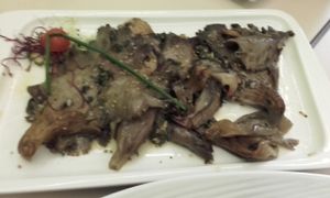 Sautéed king trumpet mushrooms at Yerbabuena - Hileras in Madrid