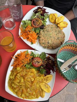 “Omelette”, and curry from the daily menu  at Apu Organic Nativo in Pisac