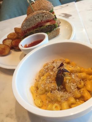 Mac and cheese at Plant Cafe in Hamala