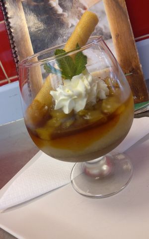 Pannacotta de piña con pera caramelizada 😋😋😋 at Sa Cova in Mallorca