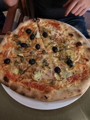 Pizza vegourmet at Sa Cova in Mallorca