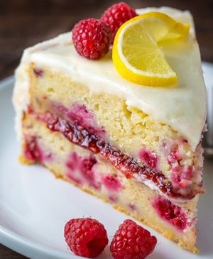 Lemon stawberry cake at Sa Cova in Mallorca