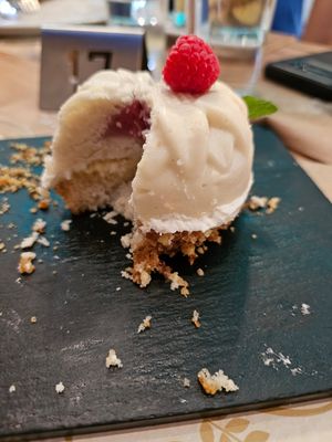 Vegan Cheescake at Sa Cova in Mallorca