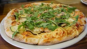 Pizza Contadina
Super pizza, super conbinstione with mix vegetable.Raccomande 100% at Sa Cova in Mallorca