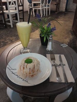 Cinamonroll at La Rollerie - Mayor in Madrid