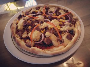 Vegan Pizza 💚 at Lupito Cocina Vegana in La Paz