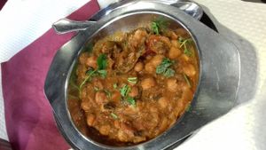 Chana masala, Curry de pois chiches at Saravanaa Bhavan in Paris
