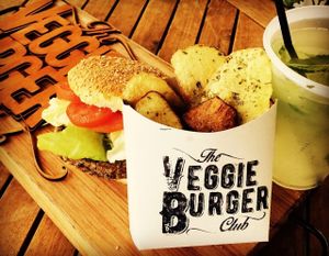 Combo at The Veggie Burger Club Food Truck in Buenos Aires