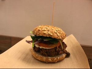 Hamburguesa de Quinoa  at Quinoa Arago Vegetaria in Barcelona