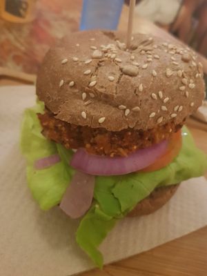 Burger at Quinoa Arago Vegetaria in Barcelona