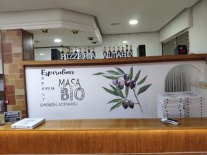 Counter at Pizzeria Altabix in Elche