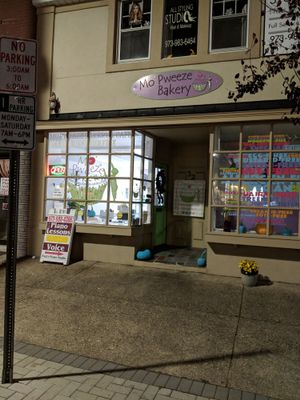 Mo'Pweeze Bakery at Mo'Pweeze Bakery in Denville