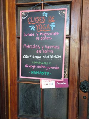 Sign on door at Govinda's - Diego Portales in Santiago
