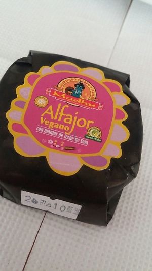 Vegan Alfajor at Madhu in Santiago