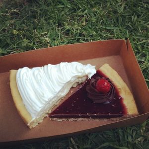 Lemon pie / Chocolate raspberry pie at Madhu in Santiago