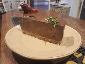 Vegan chocolate cheesecake at Bruta Flor in Lisbon