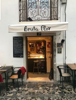 🙏☮💕 at Bruta Flor in Lisbon