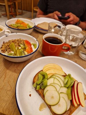 Fresh fruits on the almond butter tartine at MANA in Aix-en-provence