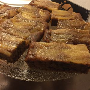 Gateau noix-pommes caramélisées (vegan) at MANA in Aix-en-provence