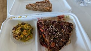 some takeaway vegan items at Ekvilibro in Sintra