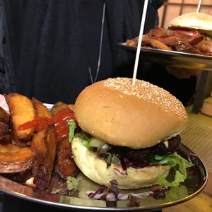 beetroot patty vegan burger w/ house fries at KreuzBurger - Rosenthaler in Berlin