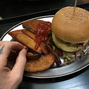 vegan burger at KreuzBurger - Rosenthaler in Berlin