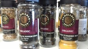 organic herbs and spices at 86 of Course in Chatham